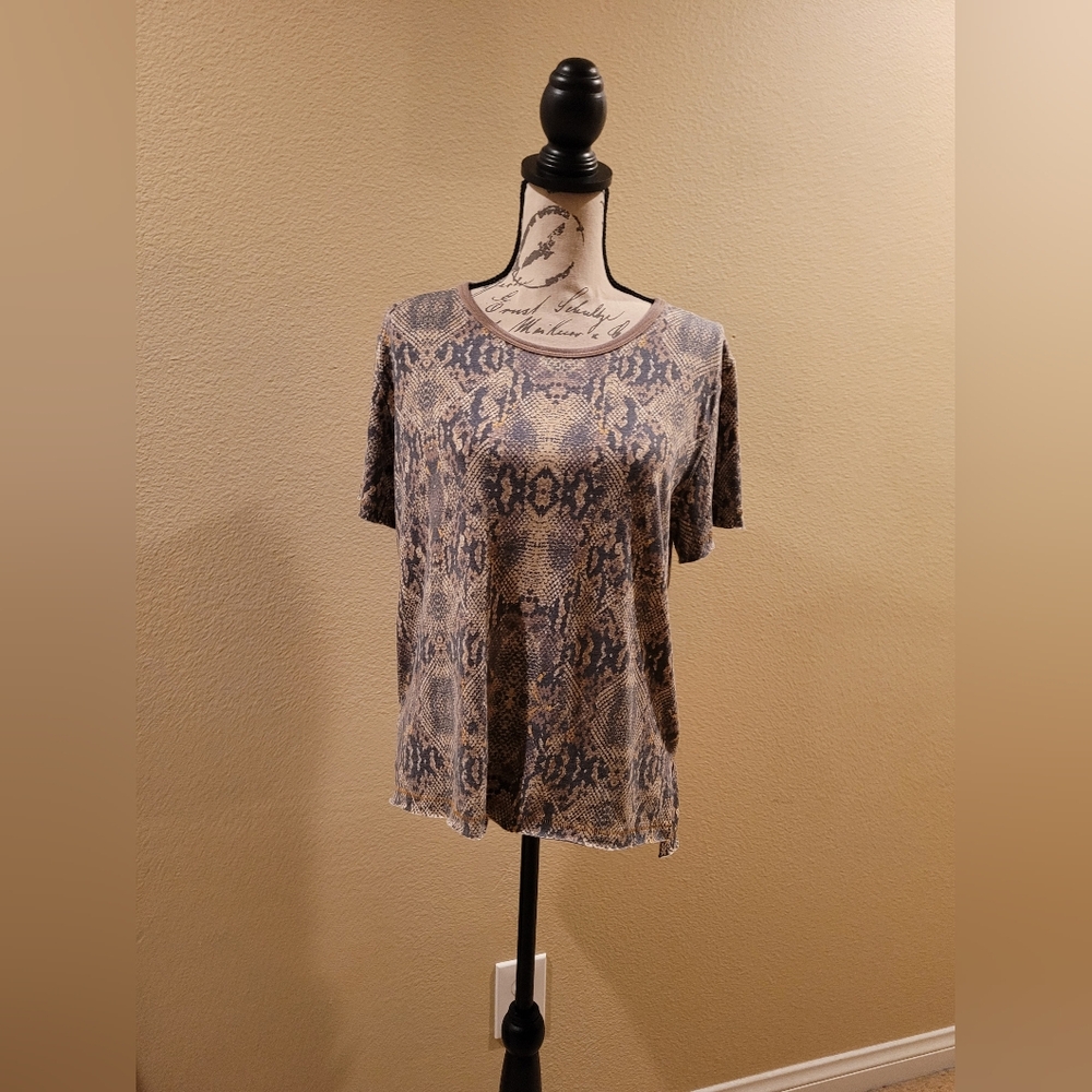 We The Free Short Sleeve Snake Print Tee in Beige and Gray